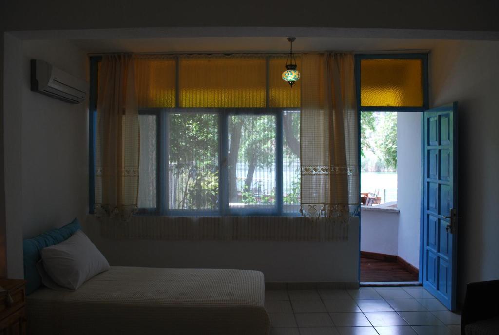 Myra Hotel Dalyan Bagian luar foto